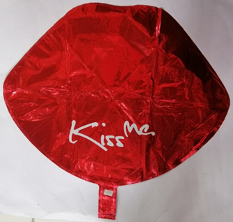 Foil Balloon Kiss Me
